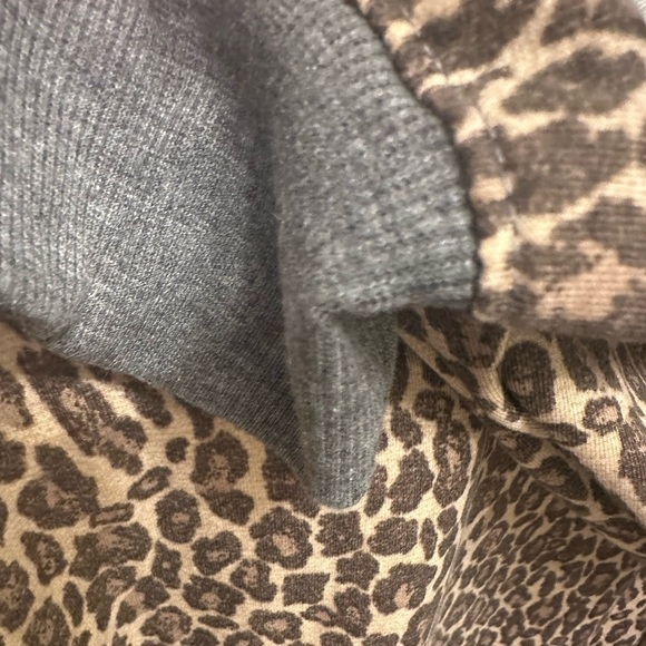 Splendid leopard top NWT size XL‎ cozy lounge sweatshirt top mob wife - Picture 7 of 7